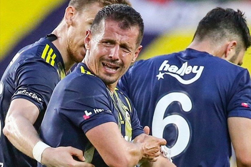 Emre Belözoğlu'nun Gökhan Töre itirafı kızdırdı: Sırtımıza alıp dolaştırırdık - Resim: 2