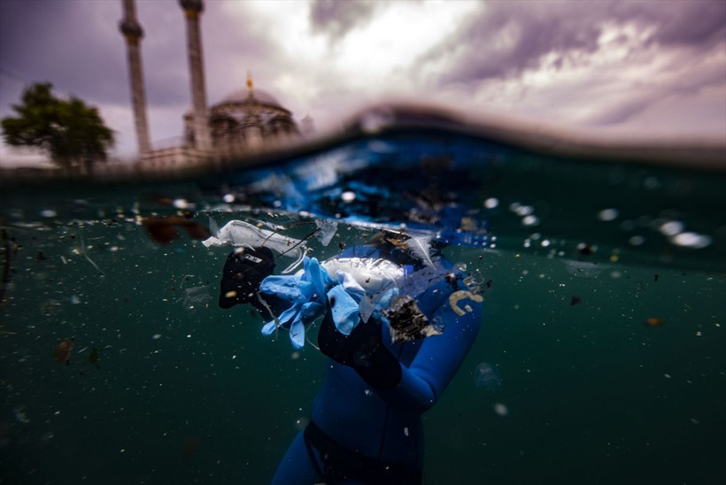 İstanbul Boğazı'na korona bulaştı! Eldiven maske ve dezenfektan çöplüğü oldu - Resim: 4