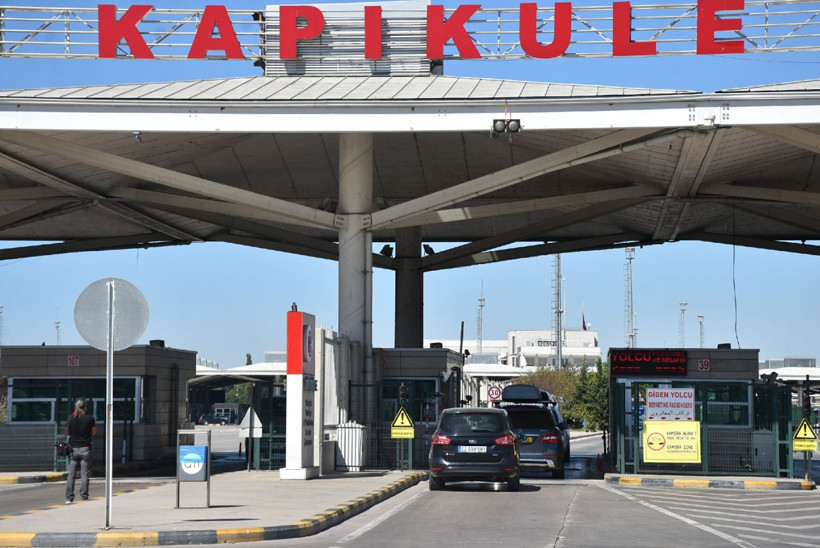 Bulgaristan karantinayı kaldırınca Kapıkule Sınır Kapısı'ndan girişler başladı - Resim: 1