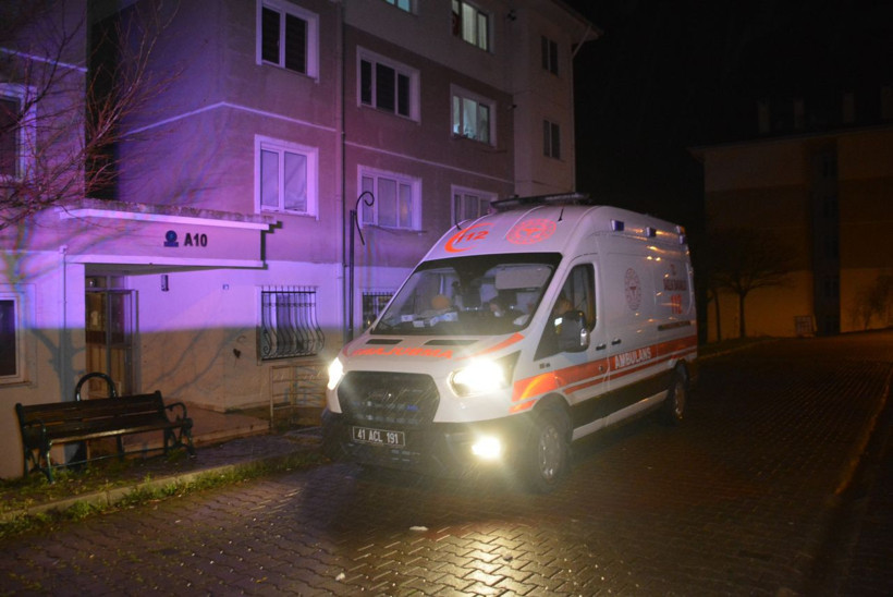 Çocuk saatlerce ağlayınca komşular ihbar etti! Kocaeli'de eve giren ekipler şoke oldu - Resim: 1