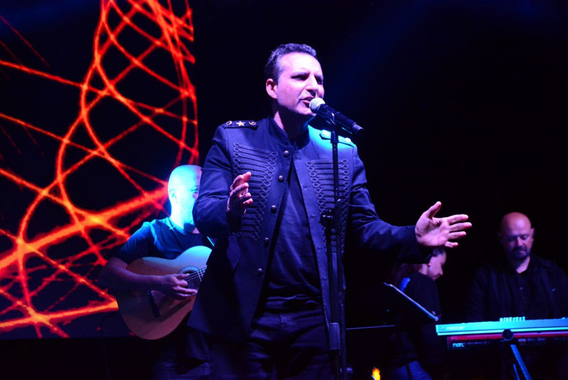 Rafet El Roman'ın Ferdi Tayfur taklidi olay oldu! Seyirciden tam not aldı - Resim: 1