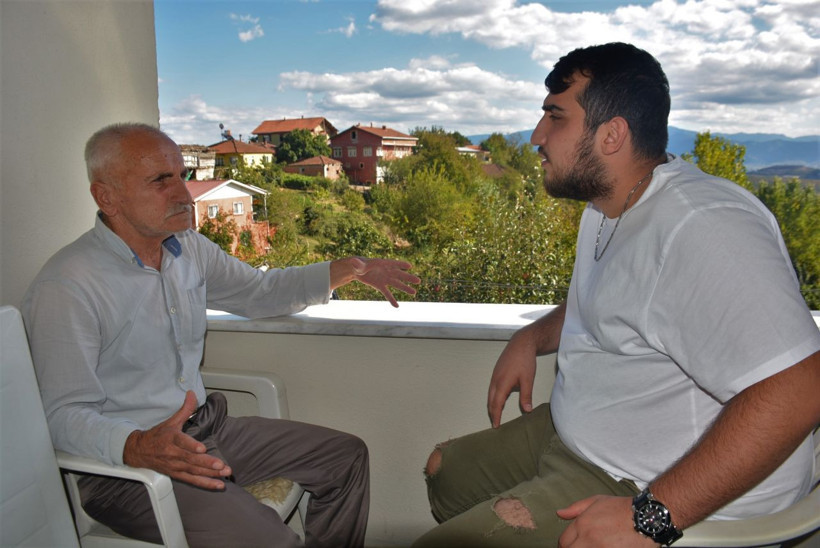 Baba oğul anne zannedenler yanıldı... Bu hikaye yürek ısıtıyor: Işık göremezdin - Resim: 1
