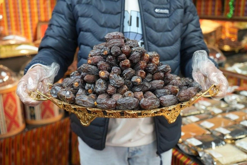 Ramazan ayının vazgeçilmezi hurma tezgaha indi - Resim: 3