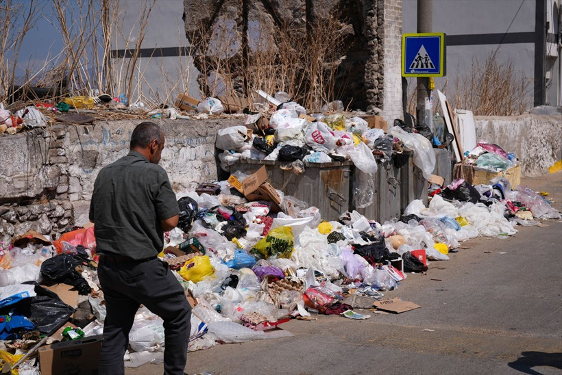 İzmir'de çöp dağları oluştu! Görüntü de korku da korkunç halde - Resim: 3