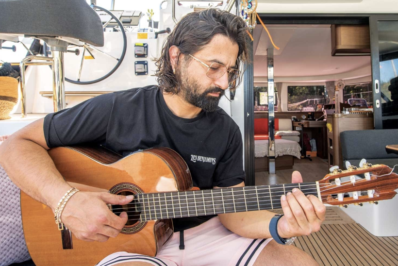 Şarkıcı Koray Avcı hayat felsefesini anlattı! Pazarda karpuz satıyor... - Resim: 2