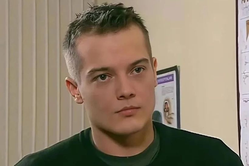 Arda Kural'dan aşk pozu! Son hali herkesi şaşırttı bakın sevgilisi kim - Resim: 1