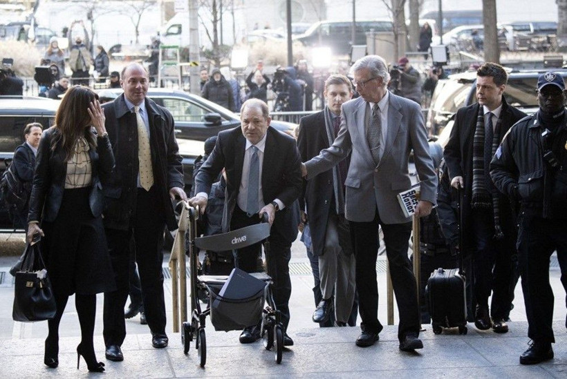 ABD'li yapımcı Harvey Weinstein tecavüzden suçlu bulundu fenalaştı - Resim: 3
