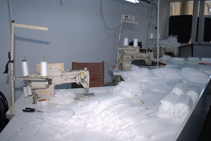 İstanbul'da 1 milyon kaçak maske yakalandı 5 kişi gözaltında - Resim: 1