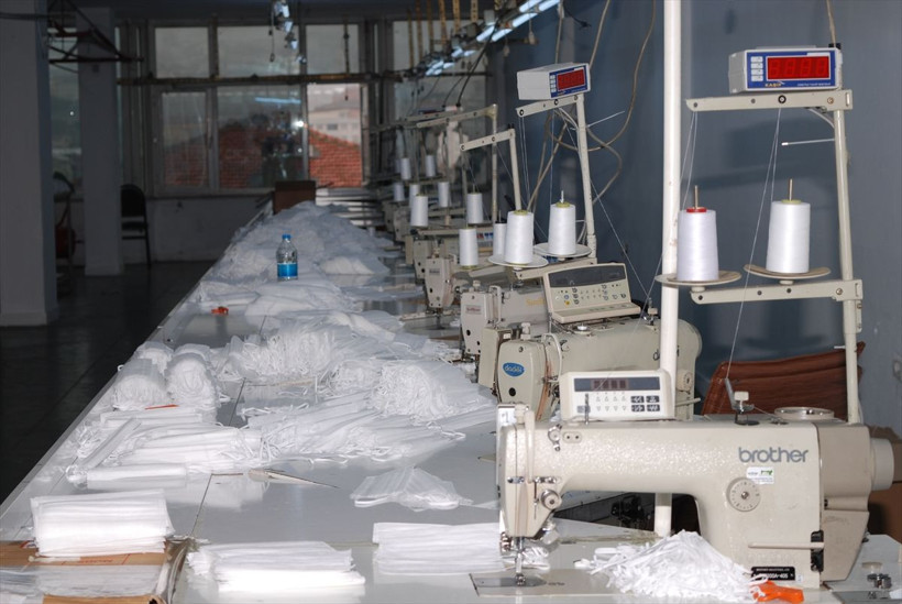 İstanbul'da 1 milyon kaçak maske yakalandı 5 kişi gözaltında - Resim: 2