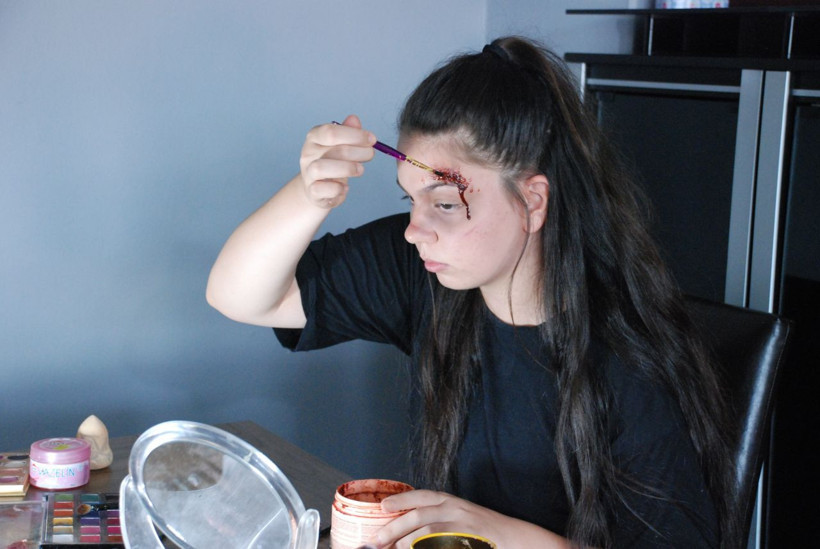 İzmir'de bu genç kızı gören çığlık atıp ambulansı arıyor! - Resim: 2