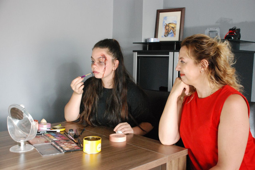 İzmir'de bu genç kızı gören çığlık atıp ambulansı arıyor! - Resim: 4