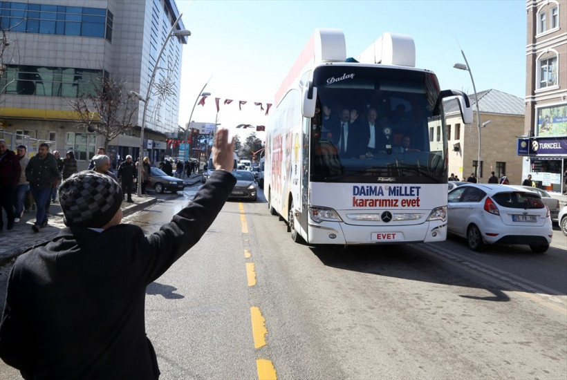 Recep Akdağ'dan ülkücülere bozkurt selamı - Resim: 2