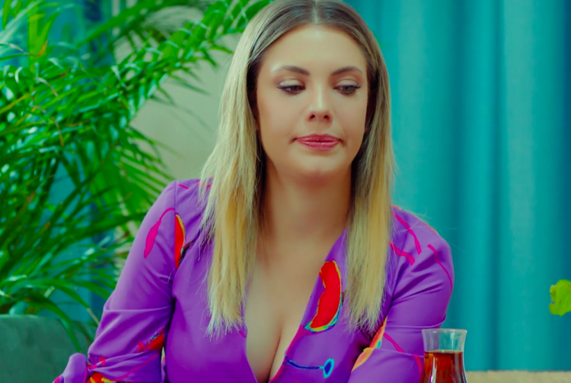Yasak Elma'da Yıldız'ın dekoltesi olay oldu! Göğüs ucu diziyi karıştırdı - Resim: 3