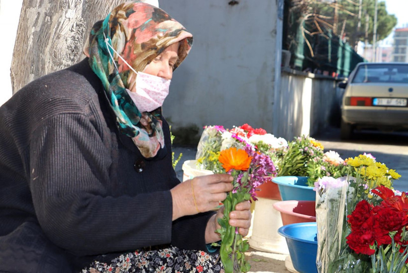 Kızı Oxford'da okuyor sanıyordu! Hatay'da mezarlık çiçekçisi anne yıkıldı - Resim: 1