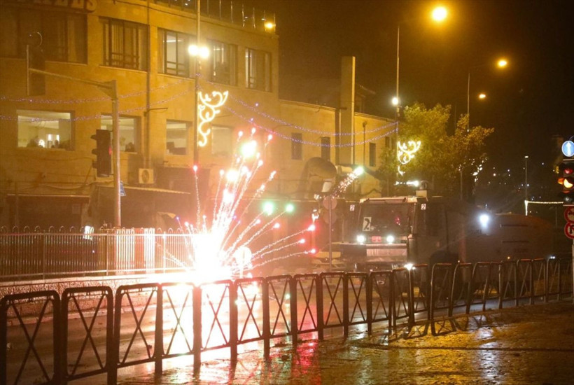 İsrail yine Mescid-i Aksa'yı hedef aldı! 90 Filistinli yaralandı - Resim: 4