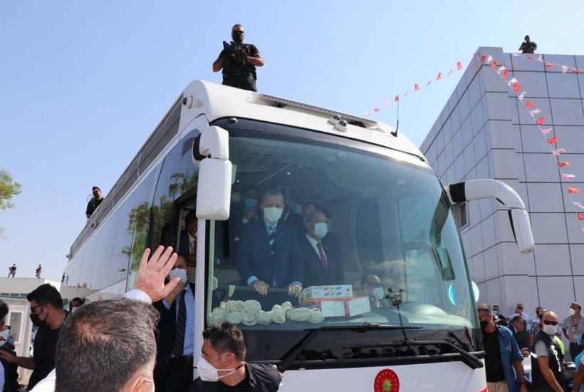 Cumhurbaşkanı Erdoğan Kıbrıs'ta coşkuyla karşılandı - Resim: 2