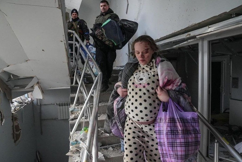 İkiyüzlü Putin! Gece doğum ve çocuk hastanesini vurdu sabah o çocukları evlat edineceğini açıkladı - Resim: 4