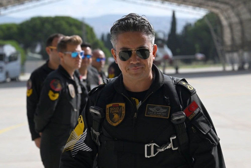 SOLOTÜRK'ün efsane pilotu son görevini yaptı! Yarbay Emre Mert' dün yürekleri ağızlara getirdi - Resim: 4
