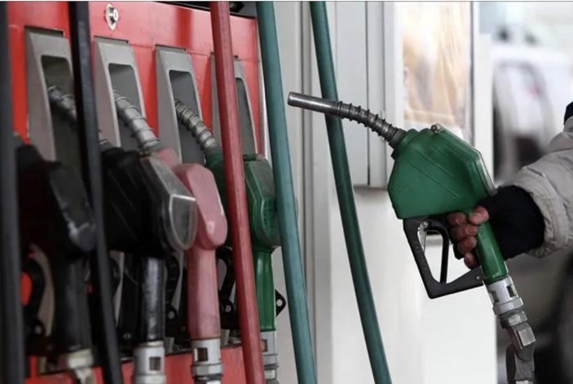Peş peşe indirimler sonrası akaryakıt ucuzladı! Motorin ve benzinde litre fiyatı kaç lira oldu? - Resim: 1