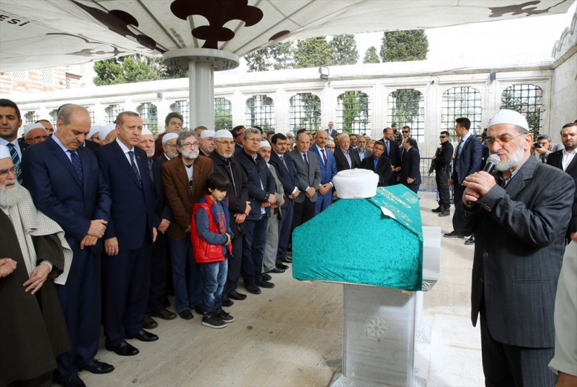 Cumhurbaşkanı Erdoğan da omuz verdi - Resim: 2