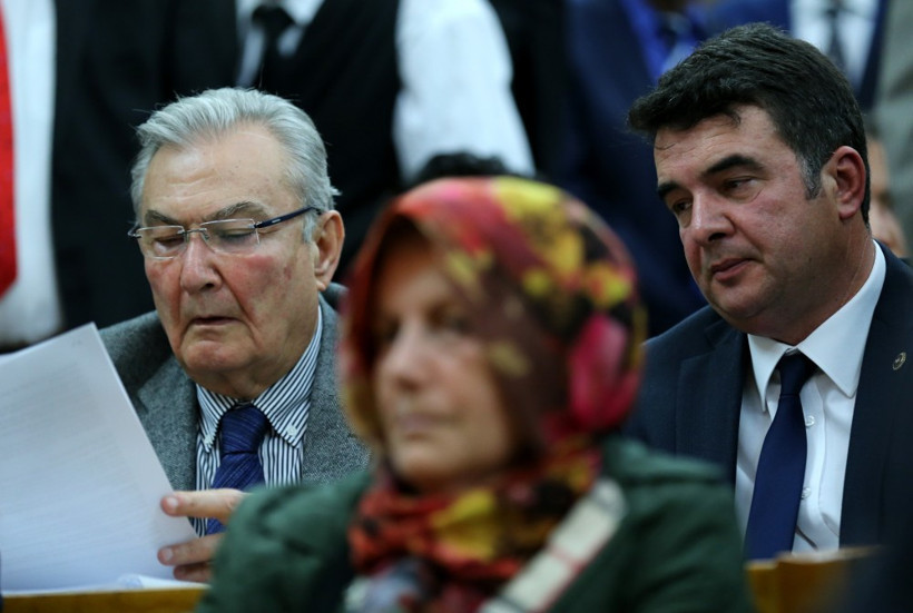 Kemal Kılıçdaroğlu konuşurken Baykal bakın ne yaptı! - Resim: 2