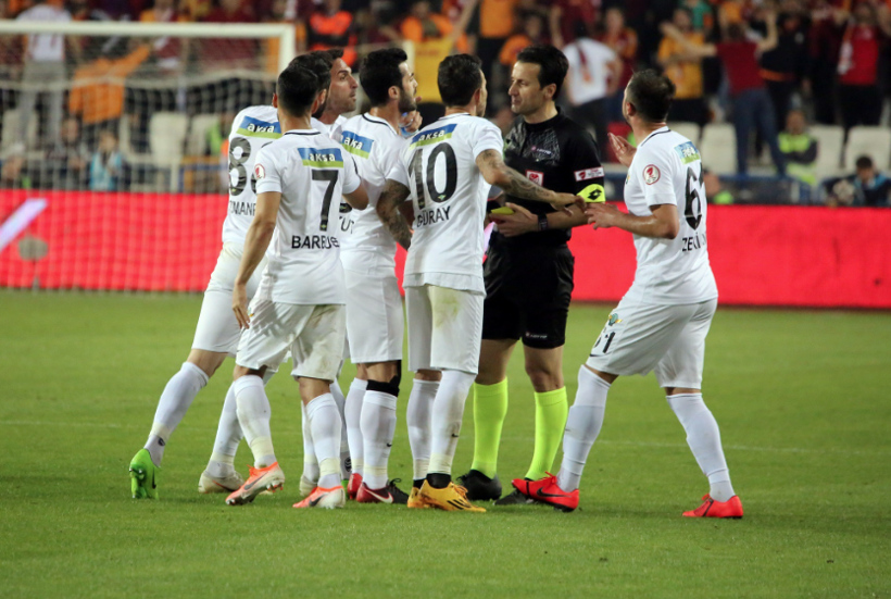 Hakem yorumcuları Suat Arslanboğa ve penaltılar için ne dedi? - Resim: 2