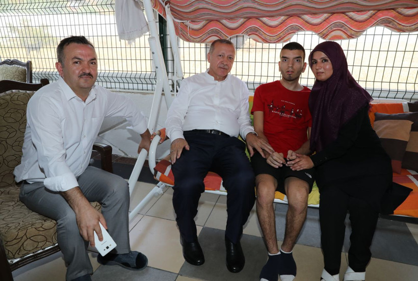 Muğla'da Erdoğan'a cuma namazı çıkışı büyük ilgi sohbet etti fotoğraf çektirdi - Resim: 2