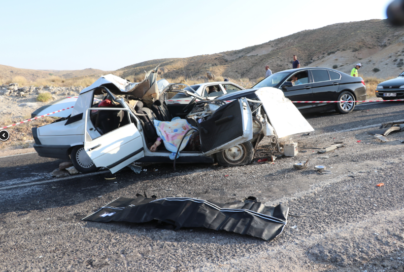 Aksaray'da dehşet veren kaza ortalık savaş alanına döndü! Çok sayıda ölü var - Resim: 4