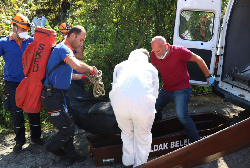 Zonguldak'ta komşusunu öldürdüğü iddiasıyla gözaltına alınan zanlı tutuklandı - Resim: 2