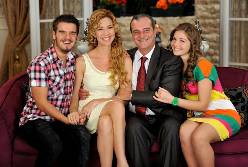 Dijital platform Exxen için Sihirli Annem yeniden çekiliyor! İşte Sihirli Annem'in kadrosu - Resim: 2