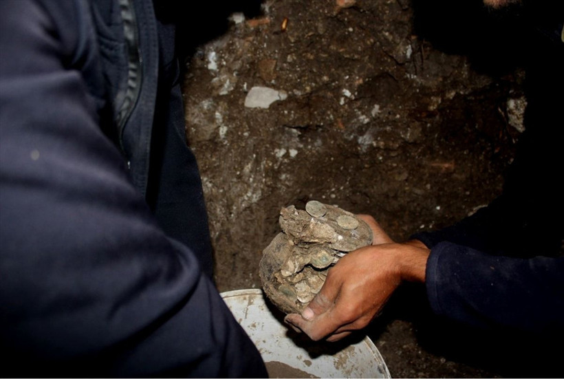 Hazine çıkarıldı eşi benzeri yok! Kütahya'da yüzlerce bulundu - Resim: 4