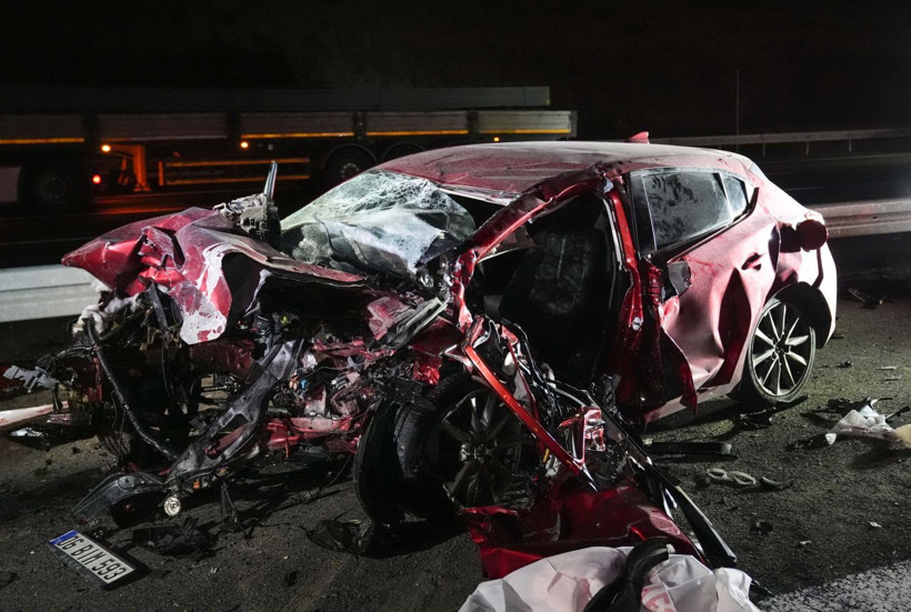 Ters yönde ilerledi, facia kaçınılmaz oldu! Ankara-Niğde Otoyolu'nda katliam gibi kaza: 4 ölü - Resim: 4