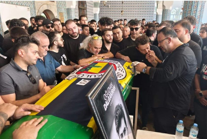 Jrokez lakaplı yayıncı Oğuzhan Dalgakıran son yolculuğuna uğurlandı - Resim: 2