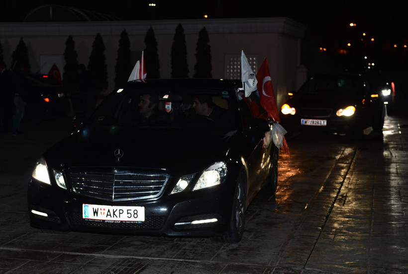 "Milli İradeye Saygı" konvoyu, İstanbul'da - Resim: 1