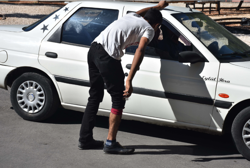 Acemi kasaplar iş başında! Kendi kulağını kesen bile var - Resim: 3