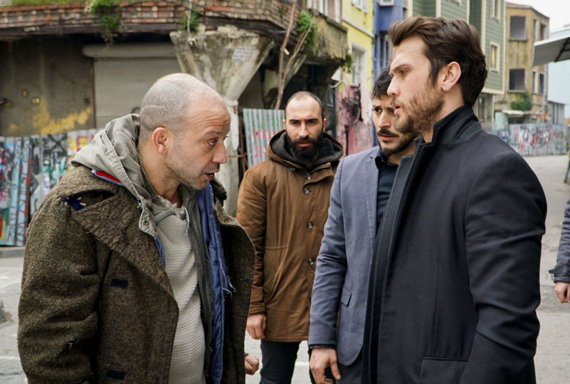 Show TV Çukur dizisine Suna Yıldızoğlu geldi Barış Arduç'la paylaşımı bomba - Resim: 1