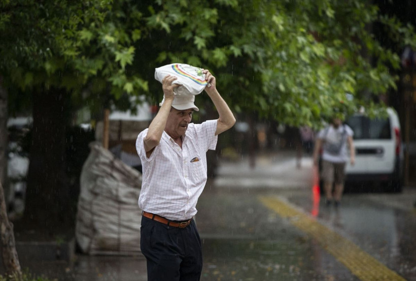 Bugün çok kuvvetli yağmur ve fırtına var! Meteorolojiden 50 ile sel uyarısı geldi - Resim: 1