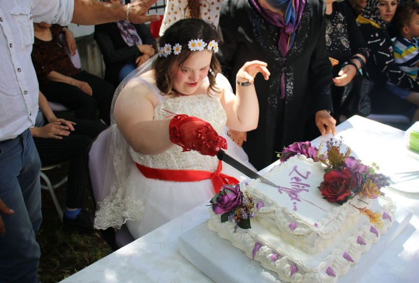 Down sendromlu Zeliha’nın gelinlik hayalini gerçekleştirdiler - Resim: 1