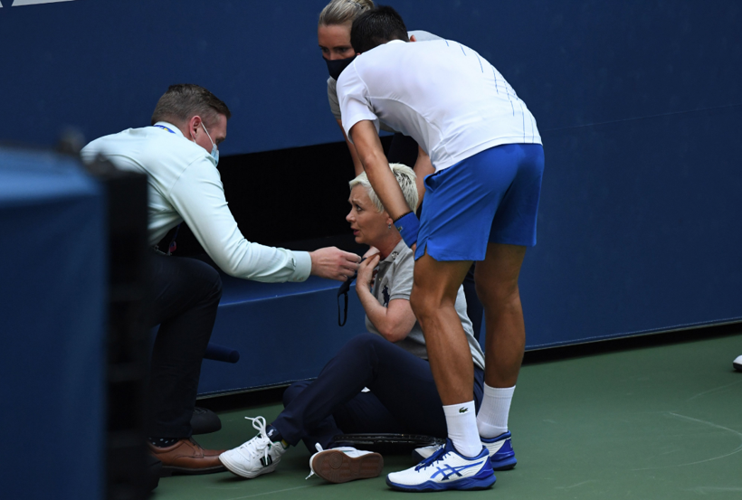 Novak Djokovic hakemin boğazına top attı diskalifiye edildi - Resim: 3