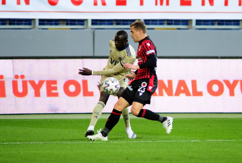 Fenerbahçe'de Mert Hakan Yandaş'ın gol sevinci olay! Taraftar oynanan oyuna kucak açtı - Resim: 1