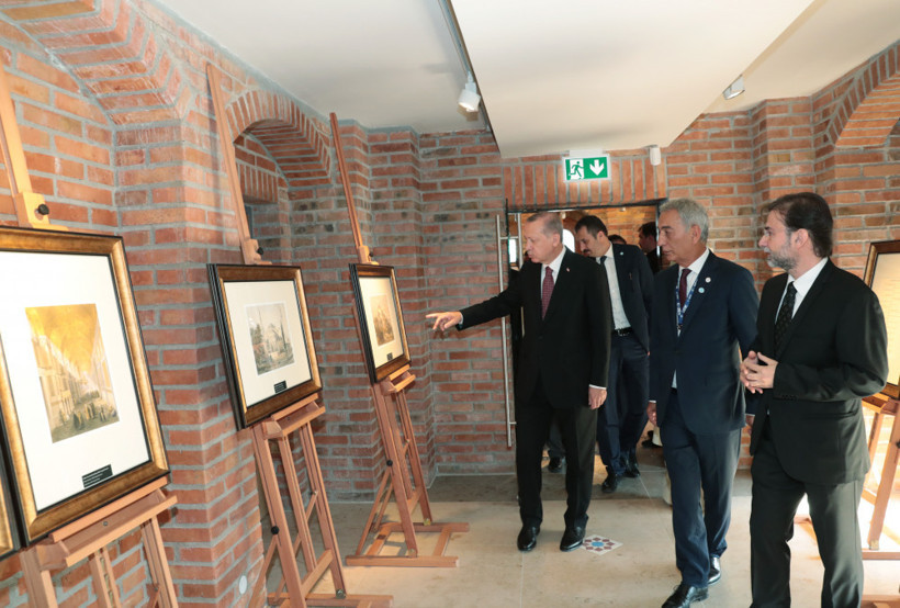 Cumhurbaşkanı Erdoğan Gül Baba Türbesi'nde - Resim: 2