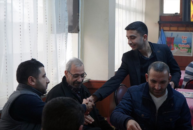 İstanbul'un en genç  muhtar adayı - Resim: 2