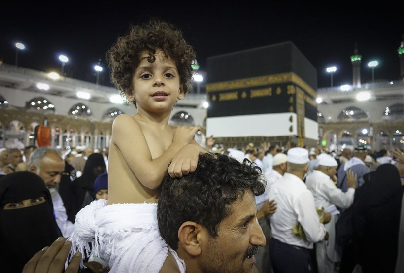 Hacı adayları kutsal topraklarda Kabe çevresinde ibadet için yarışıyorlar - Resim: 2