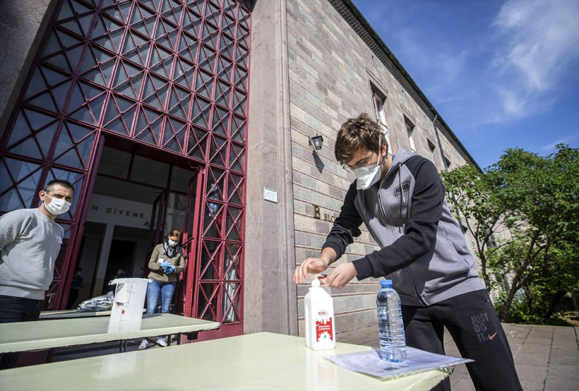 Maskeli ilk sınav! Milli Savunma Üniversitesi Askeri Öğrenci Aday Belirleme Sınavı - Resim: 3