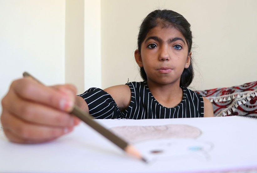 Van'da bir gözü mavi diğer gözü siyah olan Nurcan çizimleriyle şaşırtıyor - Resim: 3