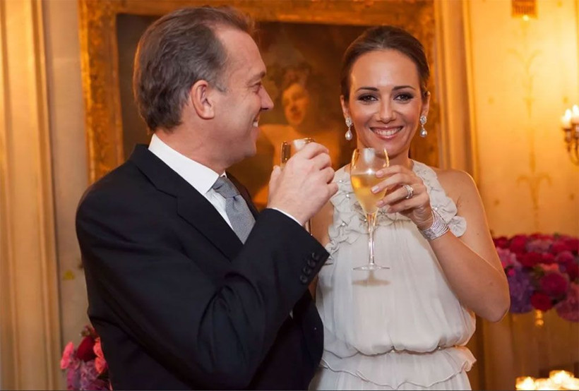 Cem Uzan 'azgın teke sendromu'na yakalandı! 40 yaşındaki karısını 27 yaşındaki sosyetik güzelle aldattı - Resim: 2