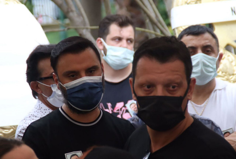 Alişan'ın en acı günü! Selçuk Tektaş'ın cenazesinde gözyaşları sel oldu: Ünlüler akın etti - Resim: 3