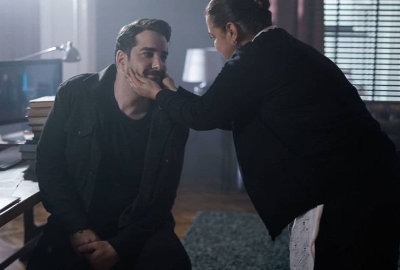 Camdaki Kız dizisine olay transfer: Kanal D'de Muzo'nun sevgilisi Hande Erçel oluyor - Resim: 4