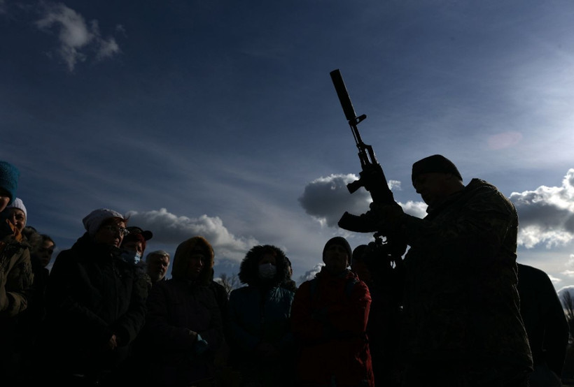 Ukraynalı sivillere Rusya ile savaş olasılığına karşı temel askeri eğitim verildi - Resim: 3