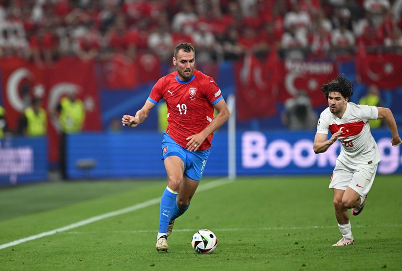 Maç sonu kavga çıkarmıştı! Çekyalı futbolcudan küstah sözler: "Türkleri zehirlemek istedim" - Resim: 1